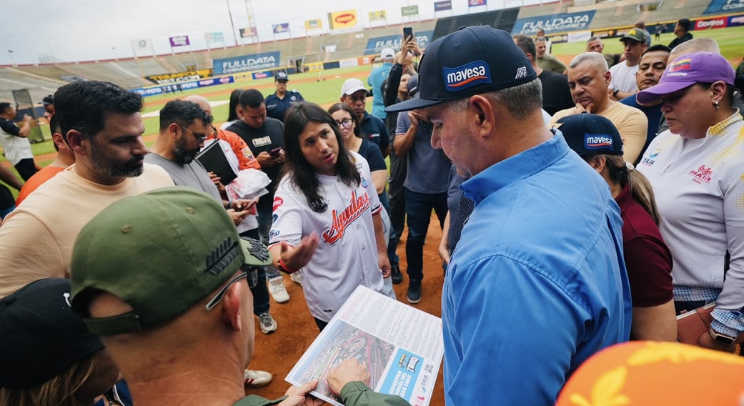 ¡TODO LISTO EN EL NIDO RAPAZ! Gobernador Luis Caldera recorre el Estadio Luis Aparicio a un día del inicio de la temporada de béisbol profesional en Maracaibo