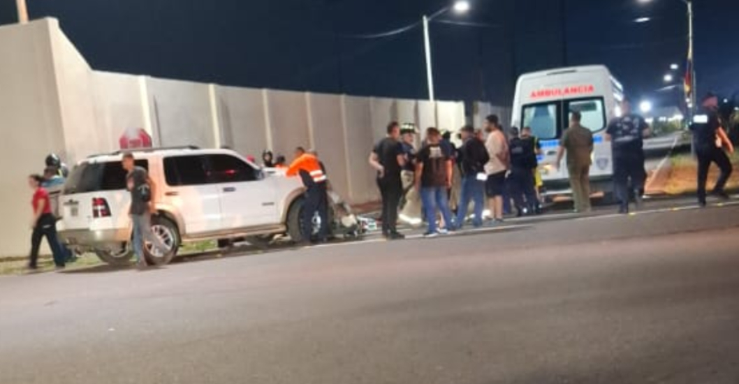 ¡TRASLADADOS DE URGENCIA AL SAHUM! Varios militares heridos tras el choque de una camioneta y una motocicleta detrás del Alejandro Borges