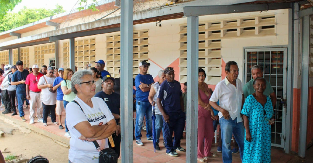 ¡PRORROGAN CIERRE DE MESAS UNA HORA! CNE señala que la segunda consulta popular del 2026 se desarrolla con normalidad