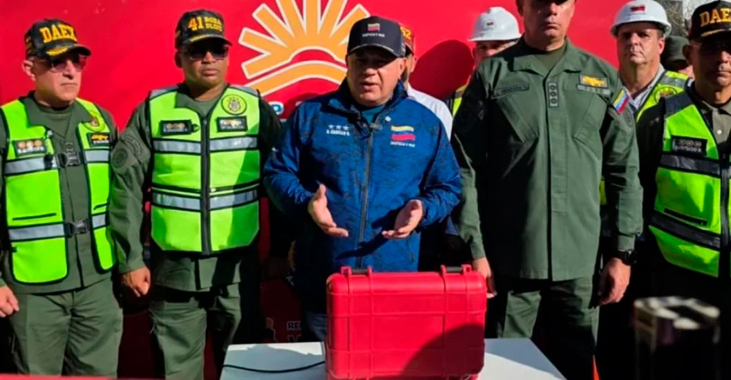 ¡DESPLIEGUE A 100 DÍAS DEL SISMO! Diosdado Cabello encabeza demolición controlada de edificio en La Guaira