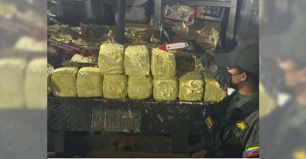 ¡GOLPE AL NARCOTRÁFICO EN VARIAS PARTES DEL PAÍS! Detectan 80 panelas de droga ocultas en empaques de mantequilla industrial