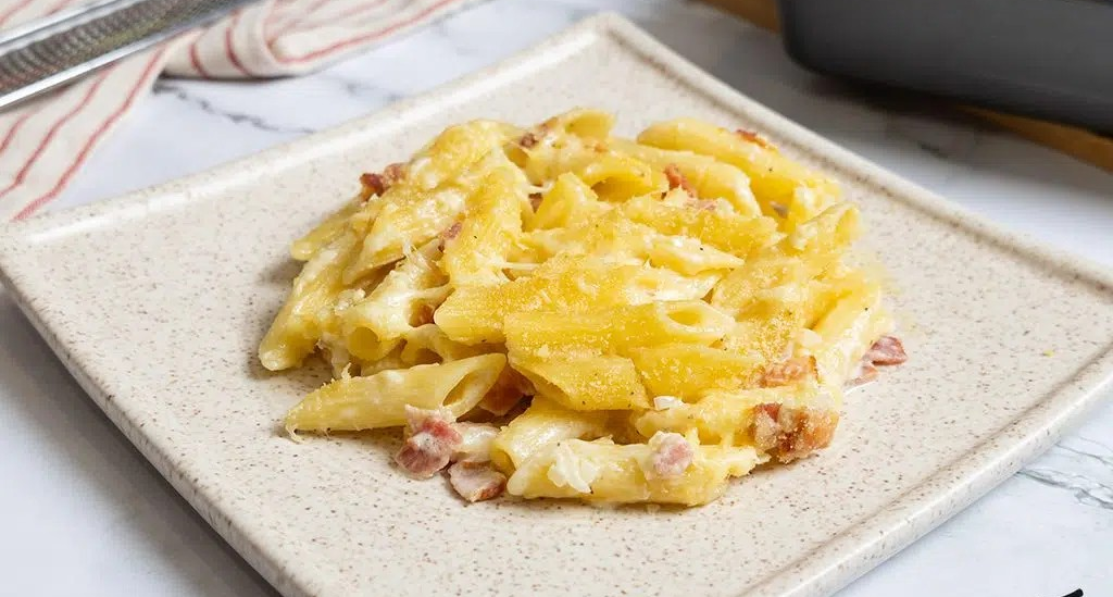 ¡COCINA AL MINUTO! Macarrones con bacon y nata. Una receta fácil y casera