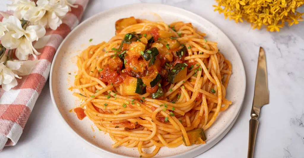¡COCINA AL MINUTO! Espaguetis con calabacín. Receta sana y fácil