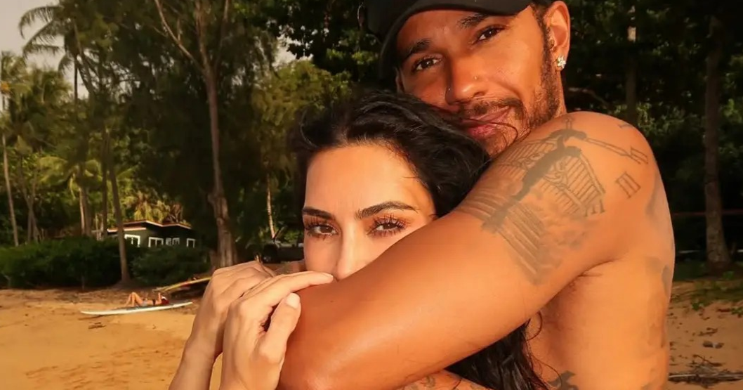 ¡LA FAMILIA CRECE! Lewis Hamilton se luce con el regalo que les hizo a los hijos de Kim Kardashian