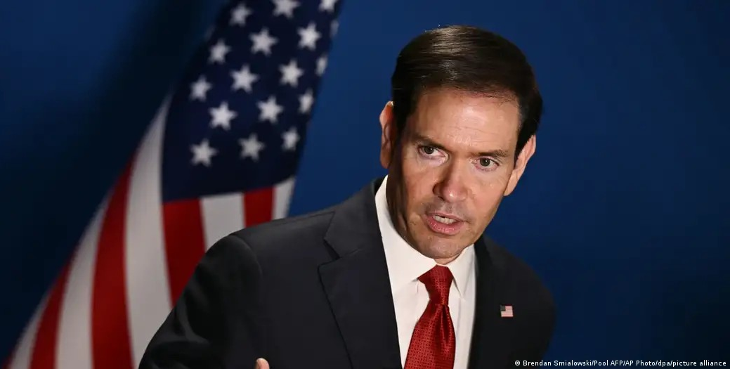 ¡TODO FLUYE! Rubio sostiene que Irán no controla el estrecho de Ormuz