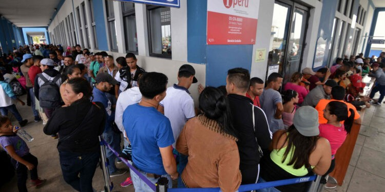 ¡IMPORTANTES REMESAS! Venezolanos en Perú enviaron 5,4 millones de dólares a Venezuela en el primer semestre de 2026