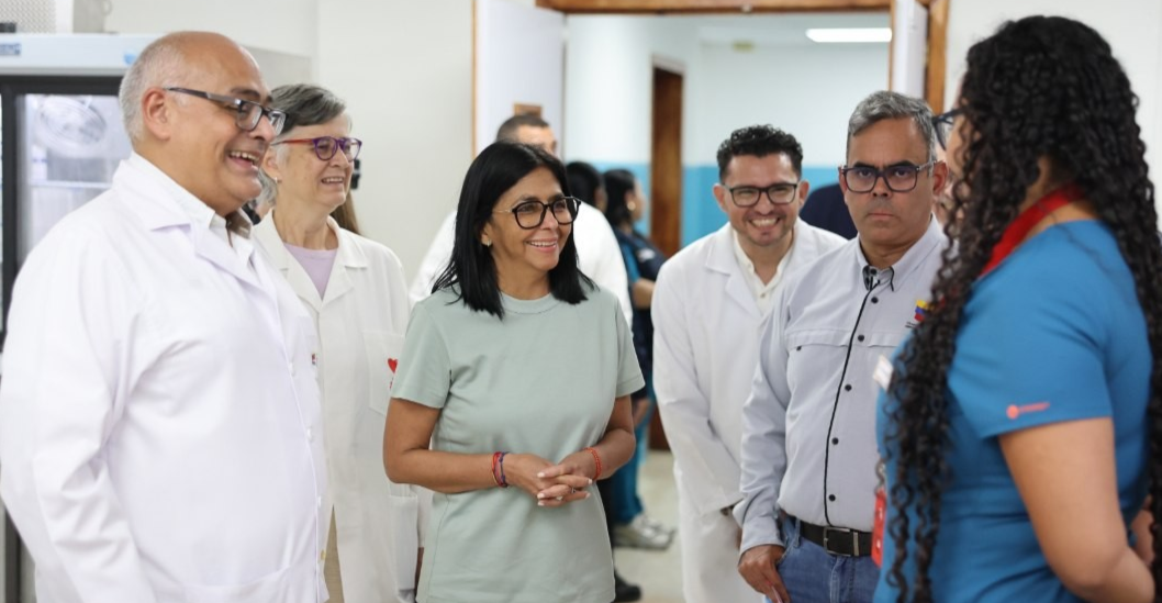 ¡PRIMERA FASE DE REHABILITACIÓN! Delcy Rodríguez supervisó avances en recuperación integral de hospitales afectados por los terremotos en La Guaira