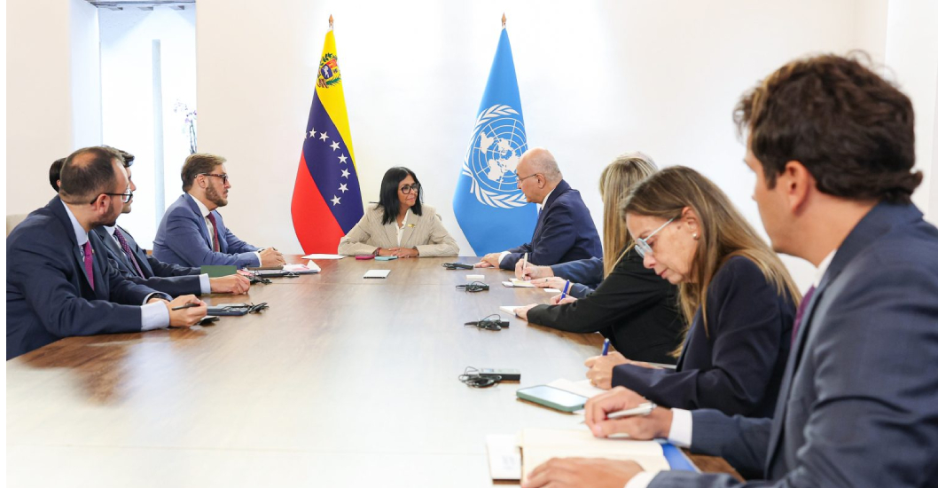 ¡DEFINEN HOJA DE RUTA EN LA COOPERACIÓN! Delcy Rodríguez se reúne en Caracas con el máximo representante de ACNUR, Barham Salih