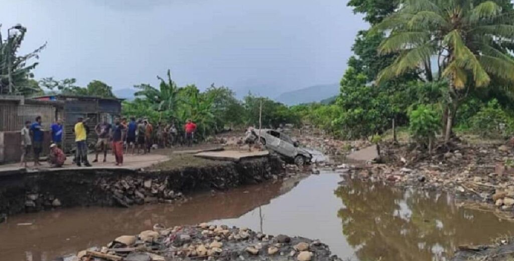 ¡INTENSAS LLUVIAS! Viviendas afectadas y pérdidas de enseres dejó la crecida del Río Manzanares en Sucre