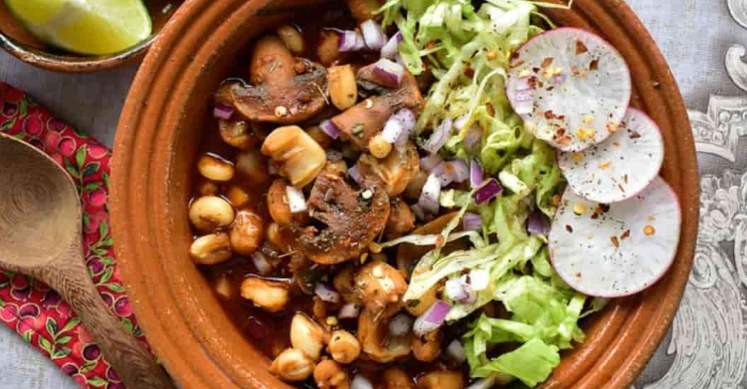 ¡COCINA AL MINUTO! Pozole vegetariano de hongos